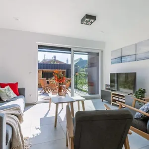 https://family-friendly-house-with-sunny-terrace-and-garden.ostend-hotel.net